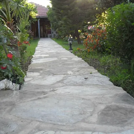 Otel Cesur Pansiyon Çıralı